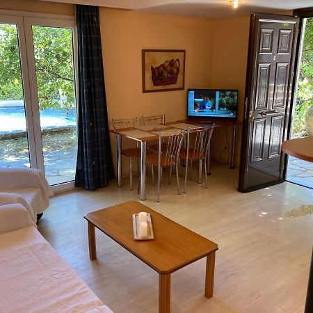 Aliki'S Comfortable Holiday Apartments-Great Location ニサキオン エクステリア 写真